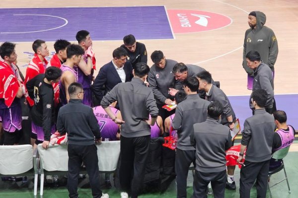 九游娱乐 萨林杰31+15率深圳2-1淘汰北控进八强 陈国豪空砍30+9