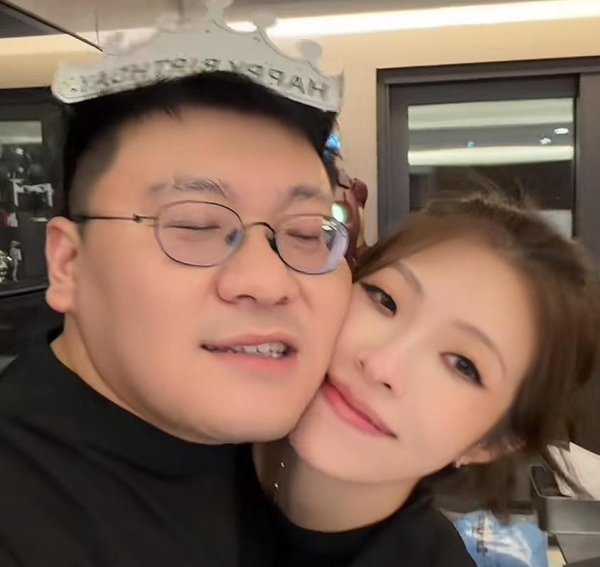 九游娱乐app 网红韩景枫官宣二胎！李谣再次展现超强情绪，细节拉满完胜前任